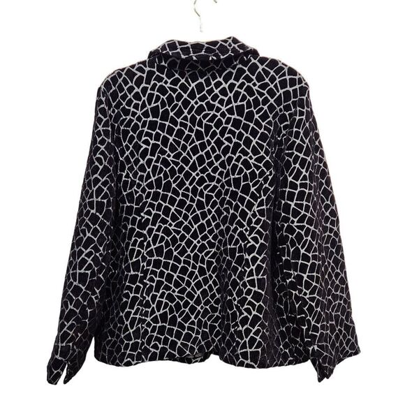 Chico's Black & Silver Burnout Velvet Giraffe Print Button Front Jacket, 3 (XL) - Picture 6 of 7